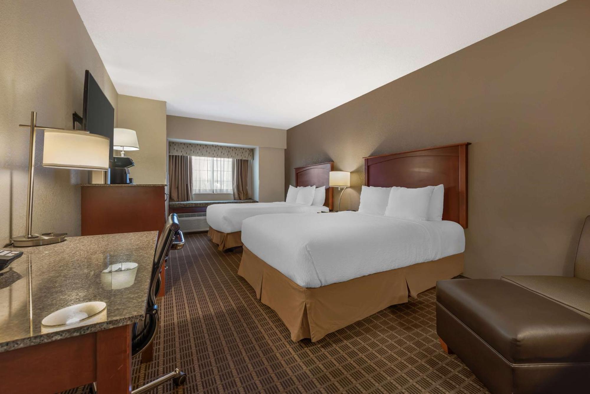 Western Peak Vista & Hotel Colorado Springs